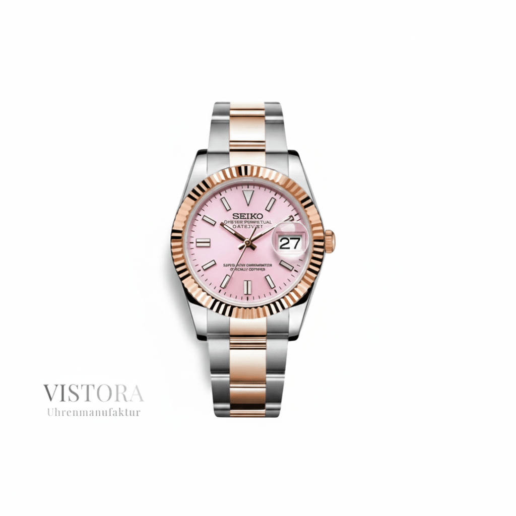 Vistora SeikoMod Datejust mit rosa Sunburst-Zifferblatt, roségoldener geriffelter Lünette, Bicolor-Edelstahlarmband und Datumslupe bei drei Uhr.