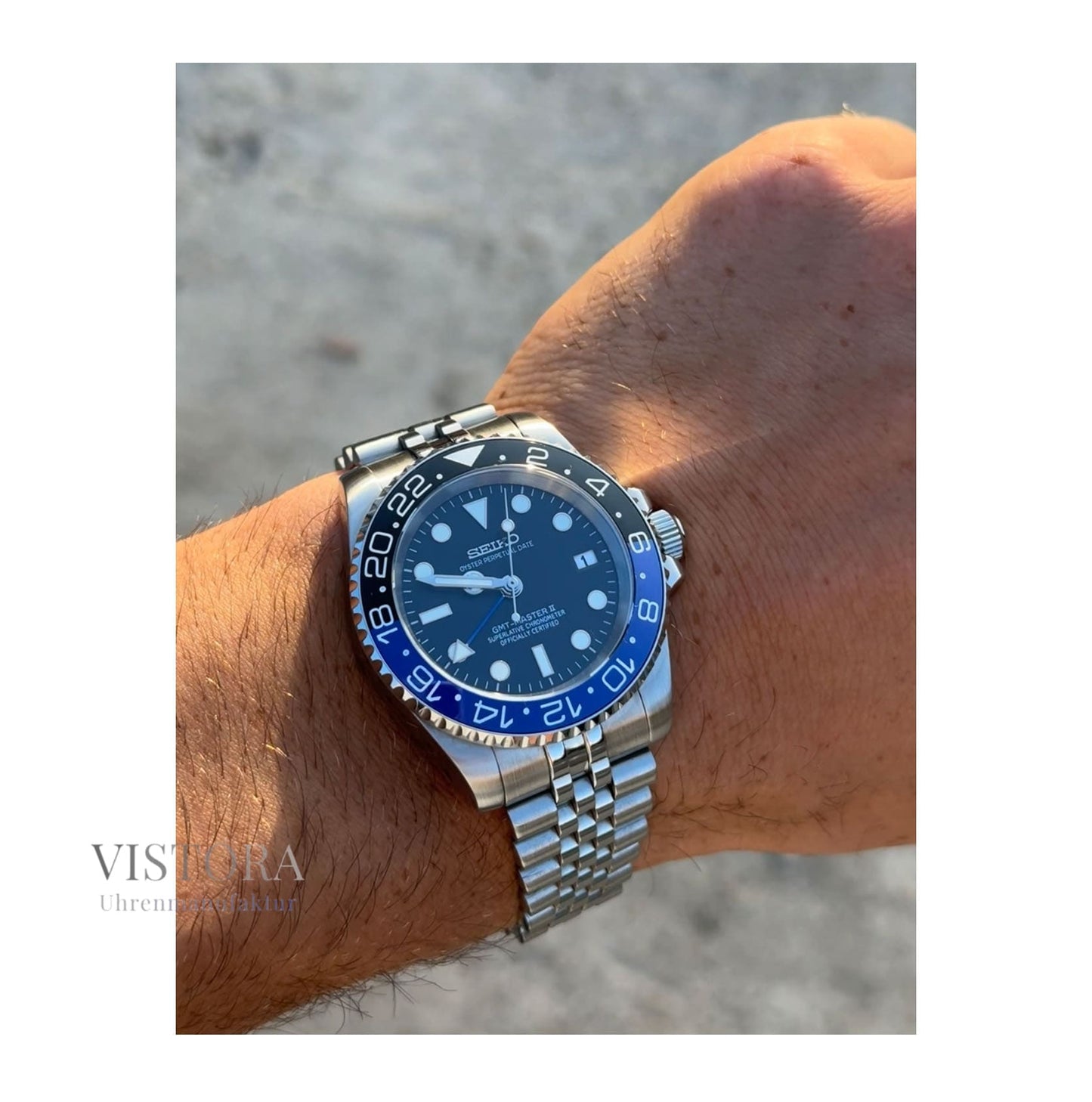 Ein wunderschönes Tragebild der SeikoMod Batman mit Gmt Funktion.