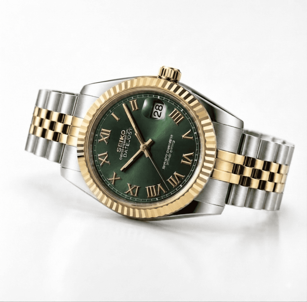 Seitliche Nahaufnahem der seikomod datejust olivgrün in bicolor mit silber goldenem gehäuse und römischen Indizes